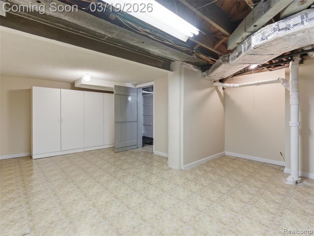 27320 Sunset Boulevard E, Lathrup Village, MI 48076 — Photo 42