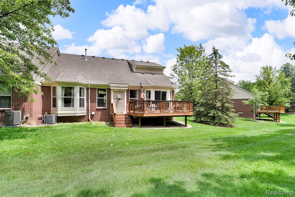 1128 Andover Circle, Commerce Twp, MI 48390 — Photo 24