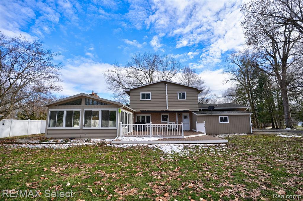 5401 S Sycamore Drive, Burton, MI 48509 — Photo 52