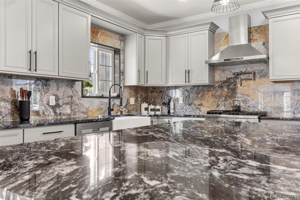 5908 Kinmore Street, Dearborn Heights, MI 48127 — Photo 18