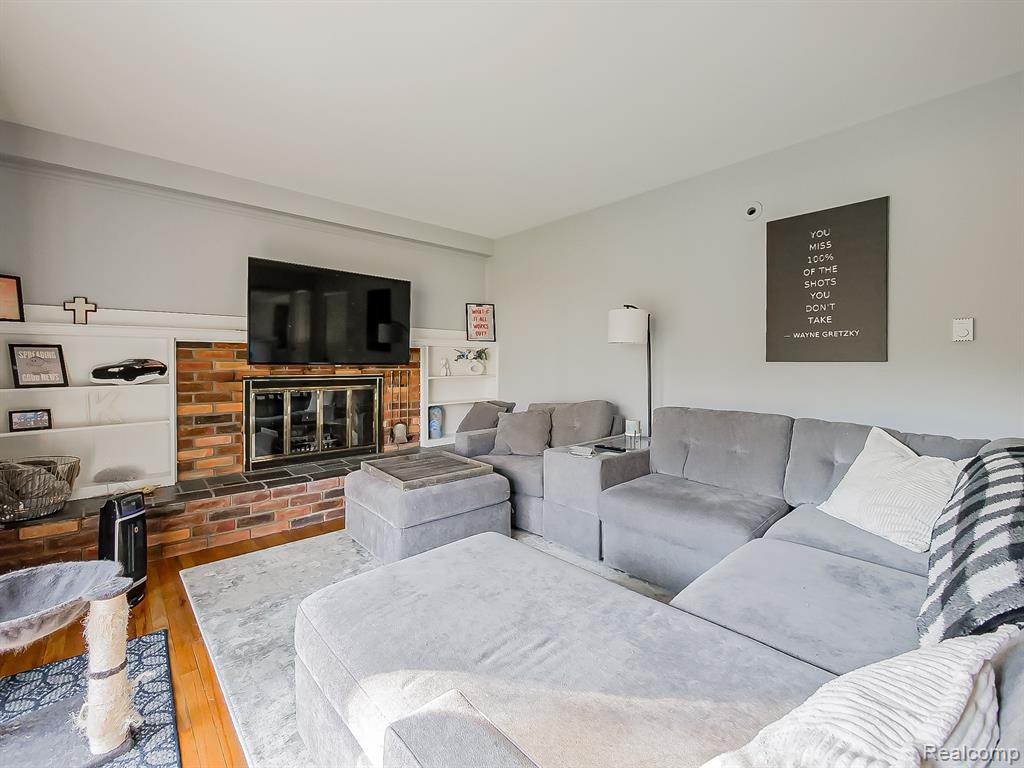 15958 Shadyside Drive, Livonia, MI, 48154