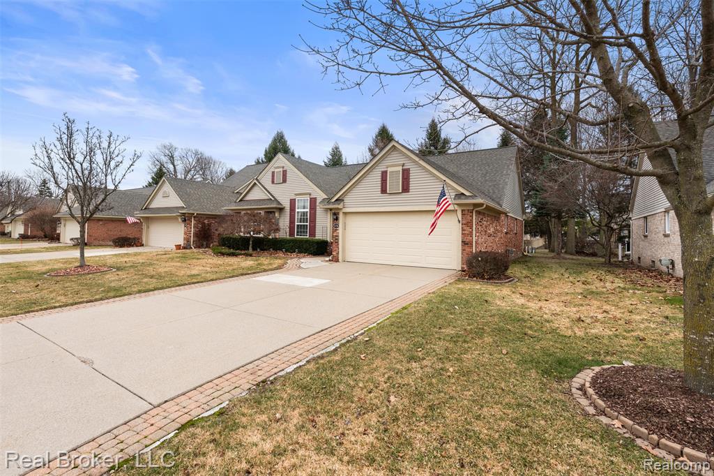 5776 Woodview Drive, 6, Sterling Heights, MI 48314 — Photo 3