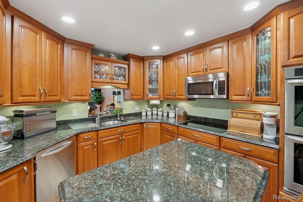 39435 Village Run Drive, Northville, MI 48168 — Photo 16