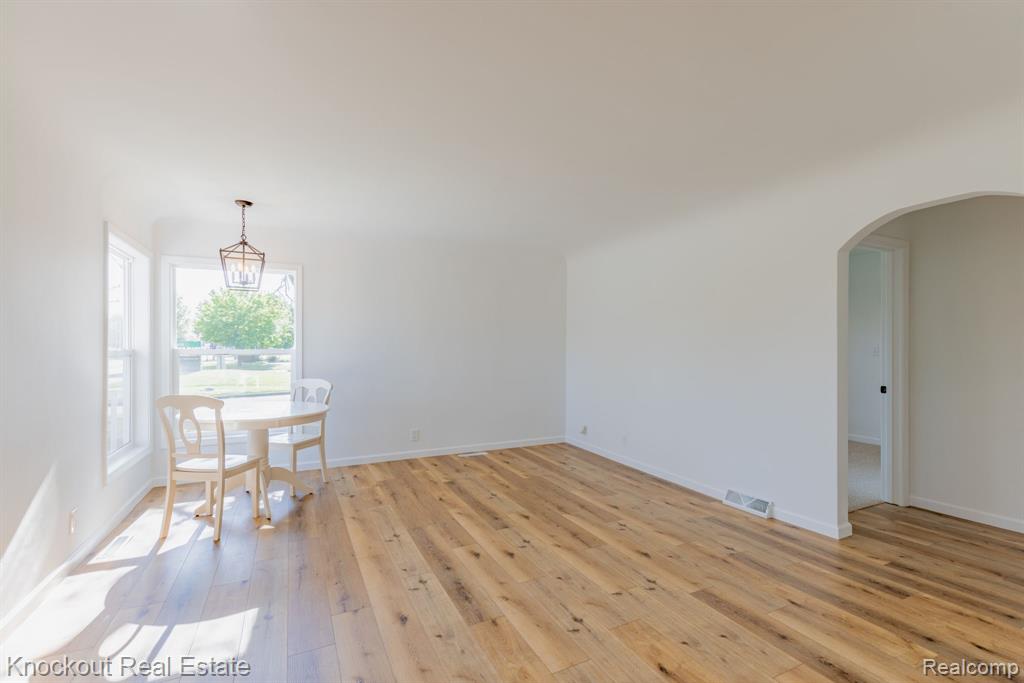 8368 MAIN Street, Birch Run, MI 48415 — Photo 20