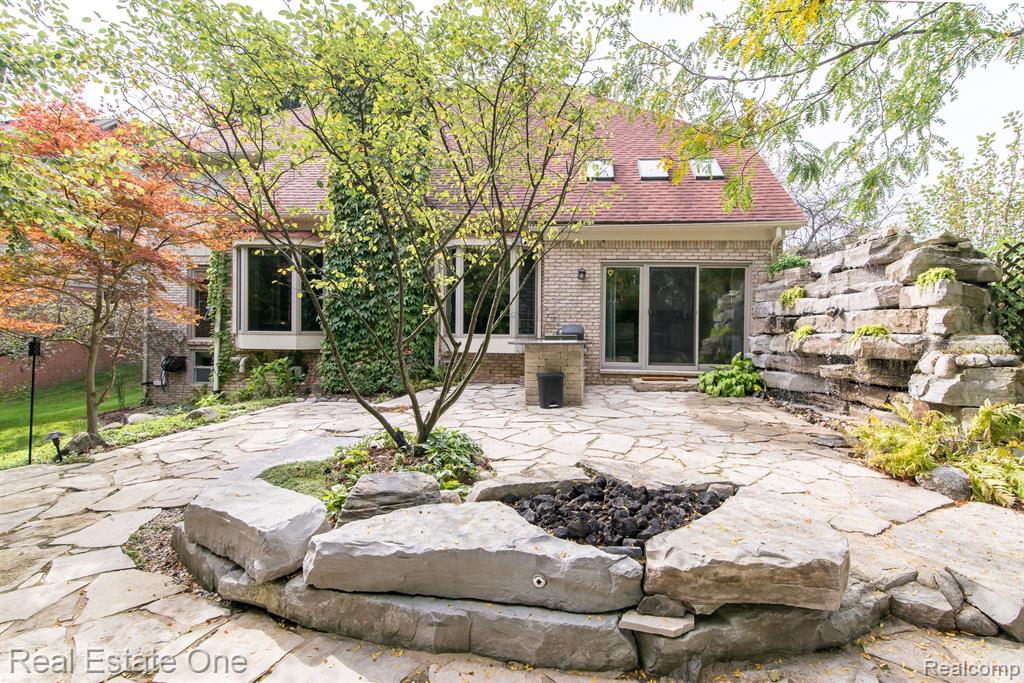 4088 PARKSTONE Court, Troy, MI 48098 — Photo 20