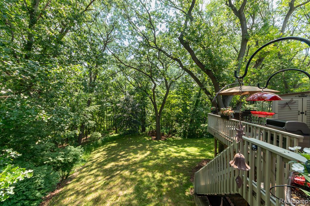 6939 West Ridge Drive, Brighton, MI 48116 — Photo 22