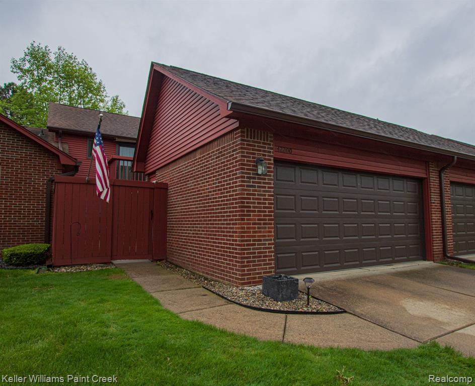 42200 LOCHMOOR Street, Clinton Twp, MI 48038 — Photo 3