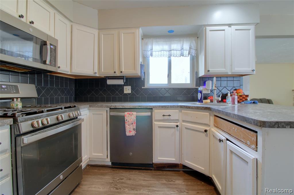 42272 Beechwood Court Court, Canton, MI 48188 — Photo 8