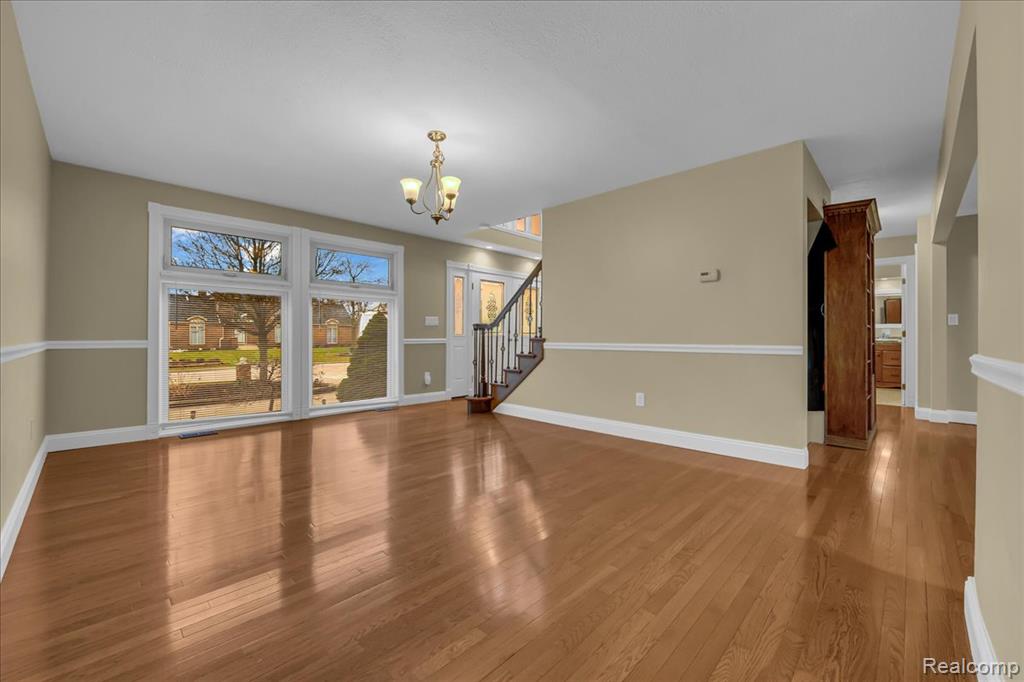 18676 Country Club Circle, Riverview, MI 48193 — Photo 16