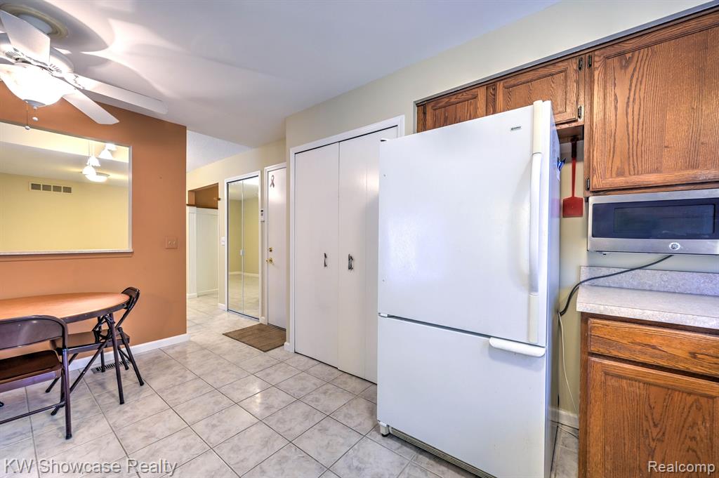 5806 KING JAMES, Waterford, MI 48327 — Photo 19