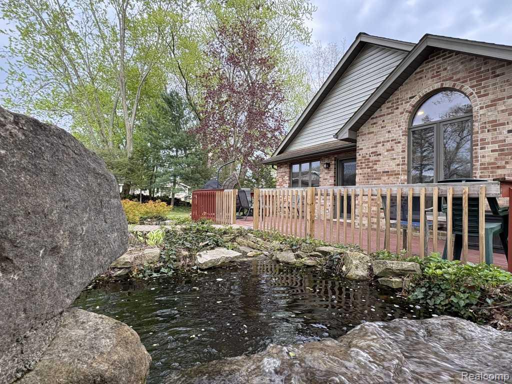 9038 Twin Oaks Court, Flushing, MI 48433 — Photo 29