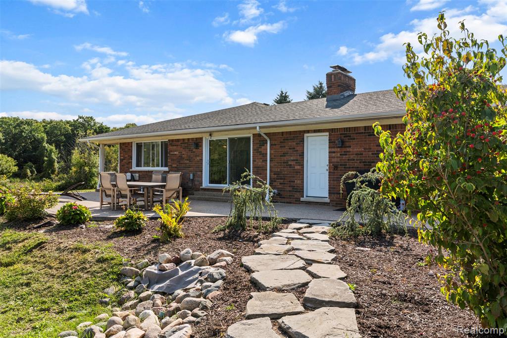 2666 E Oakwood Road, Addison, MI 48370 — Photo 35