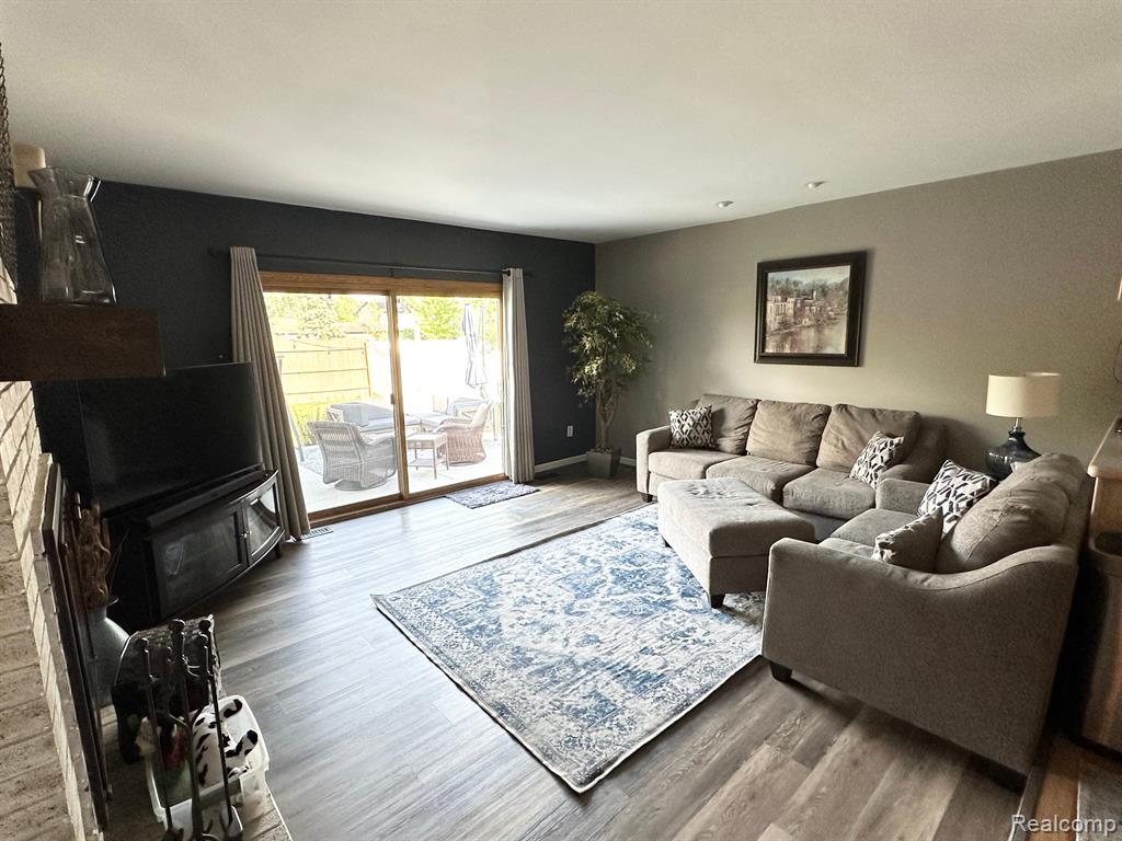 6700 WOONSOCKET Street, Canton, MI 48187 — Photo 13
