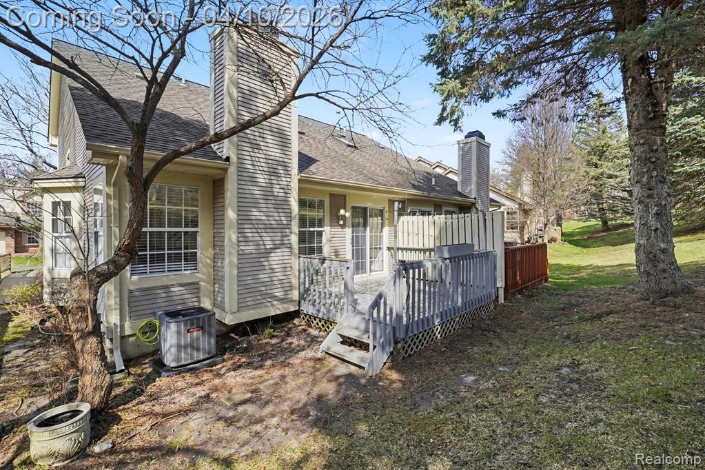 732 Whisperwood Trail, Fenton, MI 48430 — Photo 24