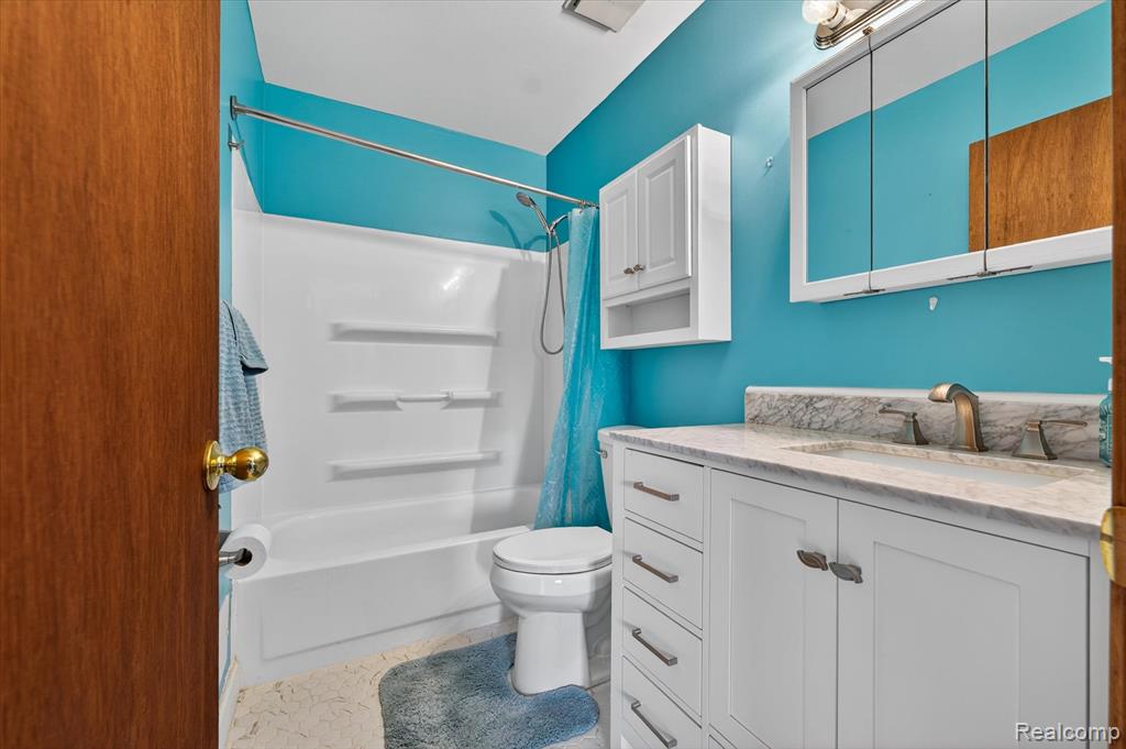 23712 Cedar Ridge Drive, Romulus, MI 48174 — Photo 16