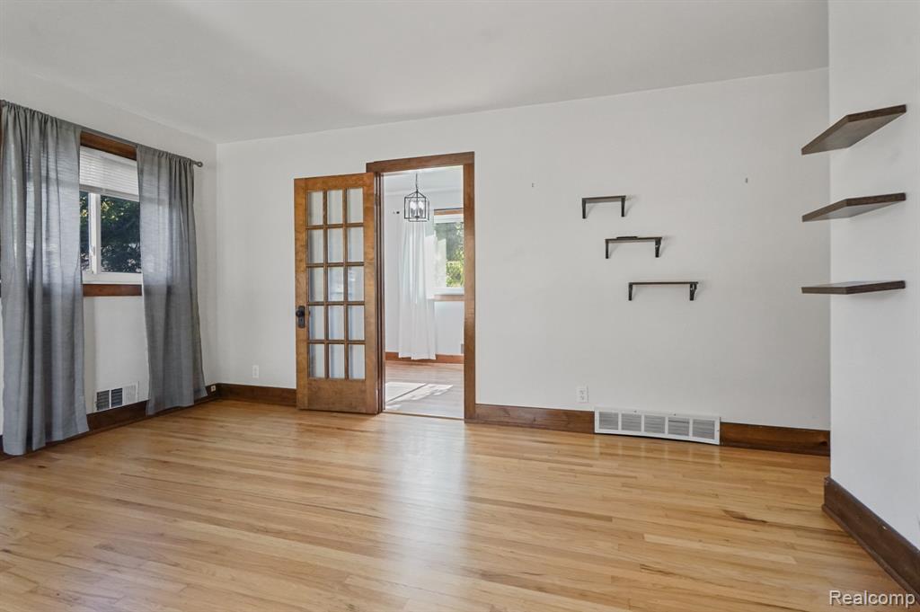 723 Sweetbriar, Milford, MI 48381 — Photo 7