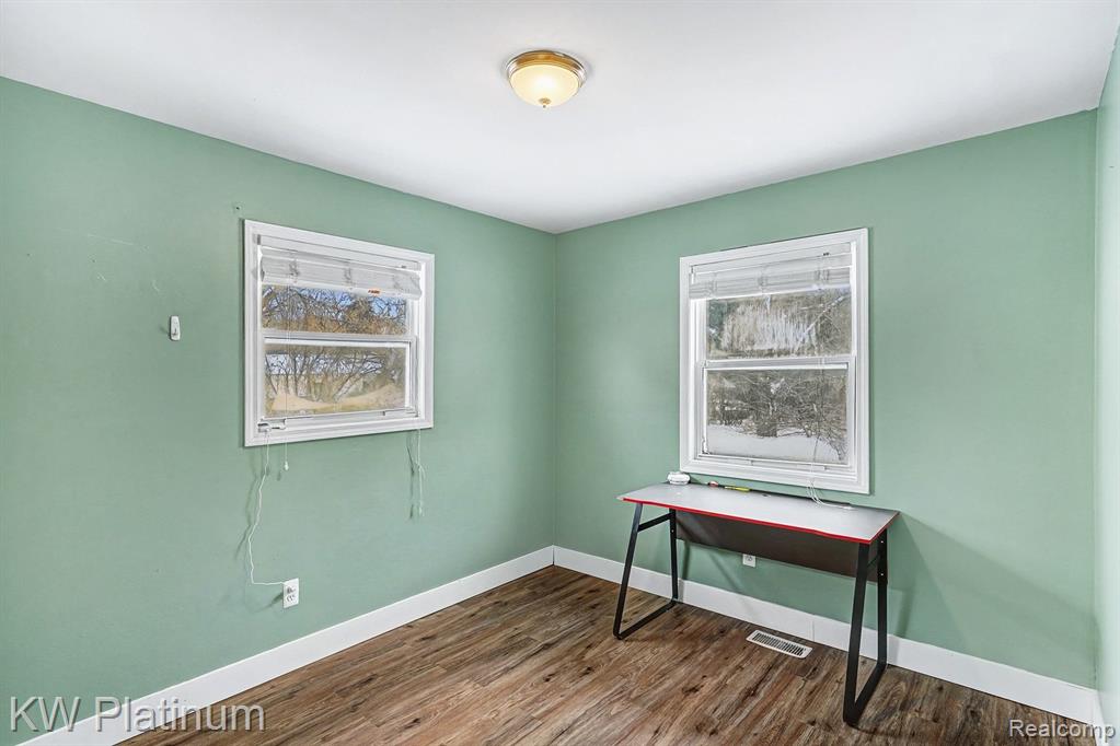 5452 Columbia Court, Lapeer, MI 48446 — Photo 11