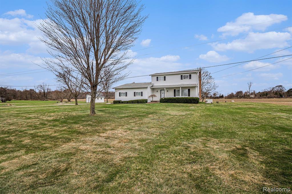7048 SEYMOUR Road, Swartz Creek, MI 48473 — Photo 3