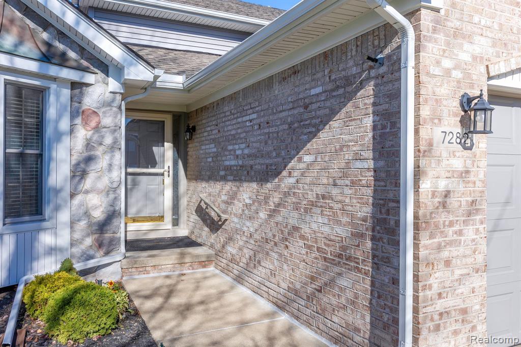 7282 GREEN MEADOW Lane, Canton, MI 48187 — Photo 2