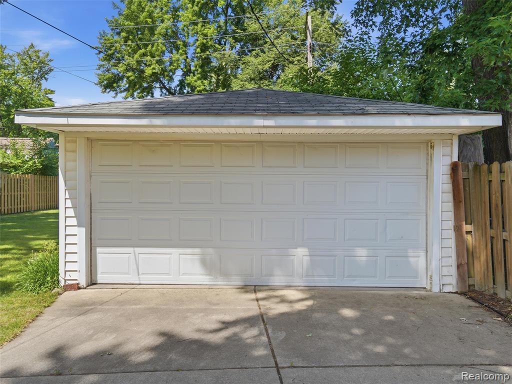 626 Kayser Avenue, Royal Oak, MI 48067 — Photo 27