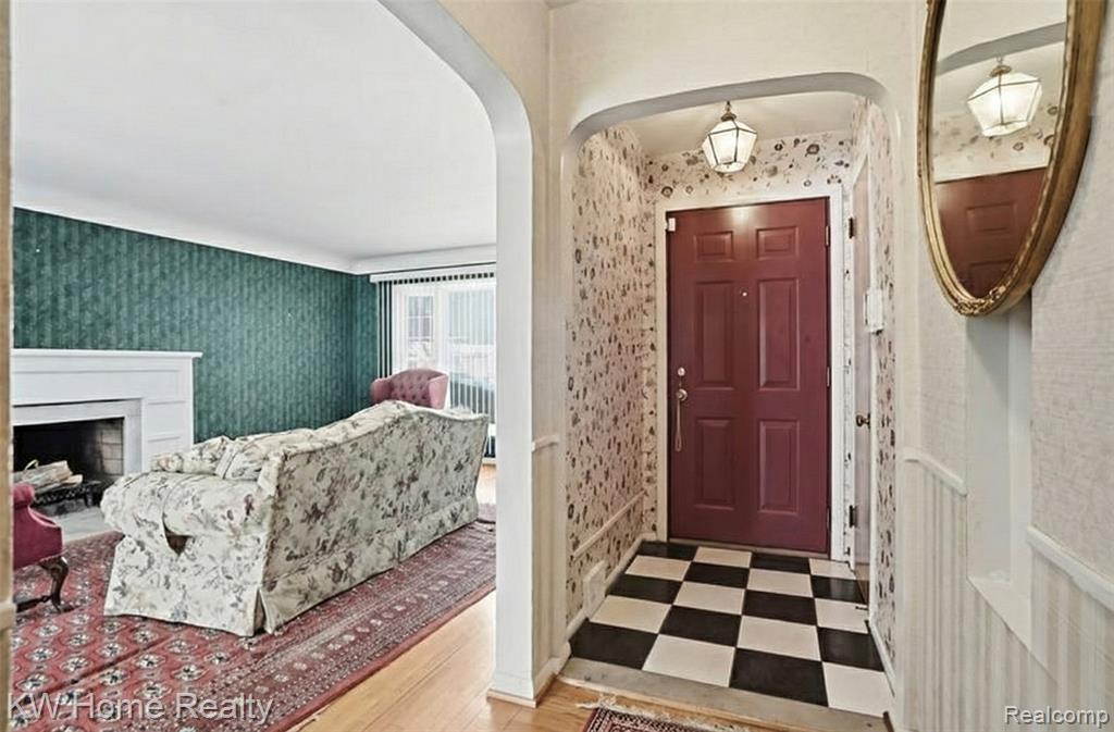18635 San Diego Boulevard, Lathrup Village, MI 48076 — Photo 5
