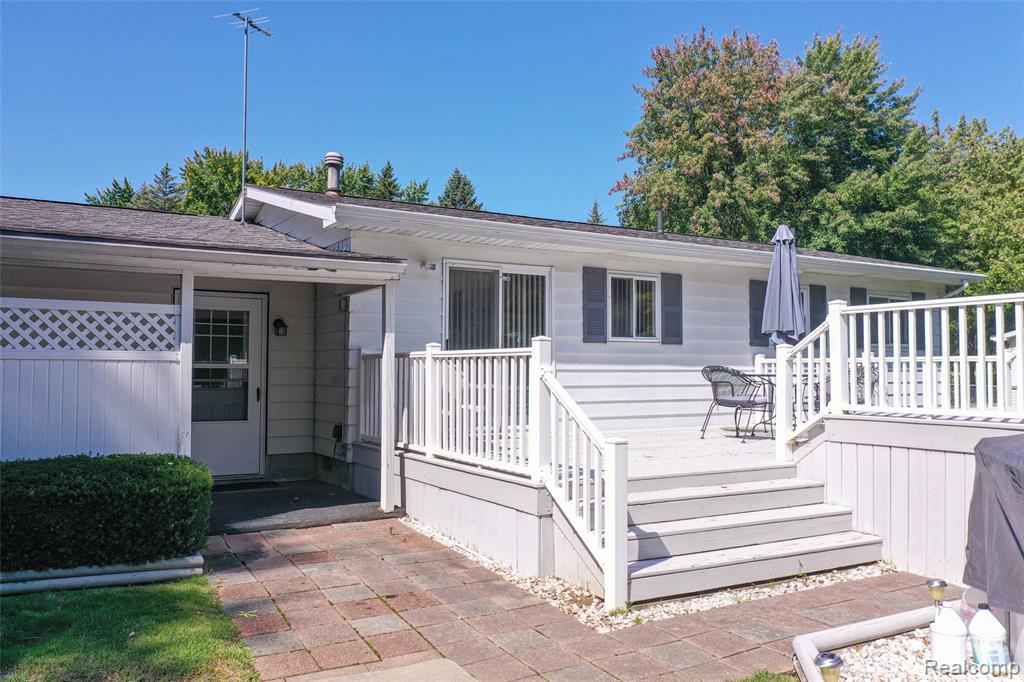 4243 Moulton Drive, Flint, MI 48507 — Photo 11