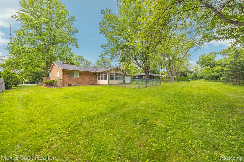 6695 Lahser Road, Bloomfield Hills, MI — Photo 37