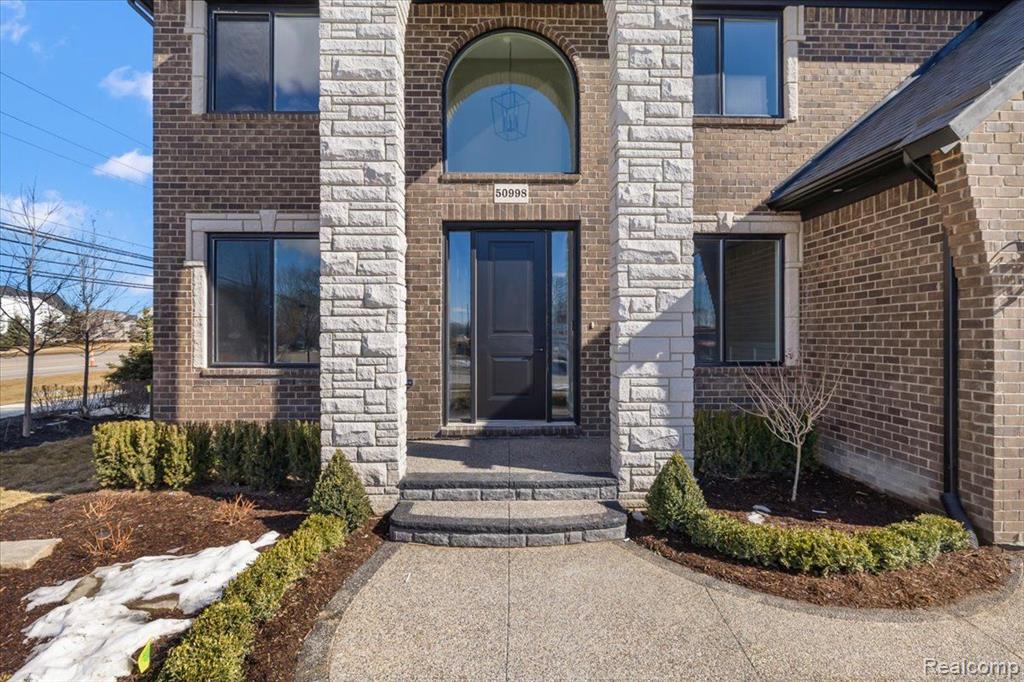 50998 MISTWOOD Drive, Macomb, MI 48042 — Photo 17