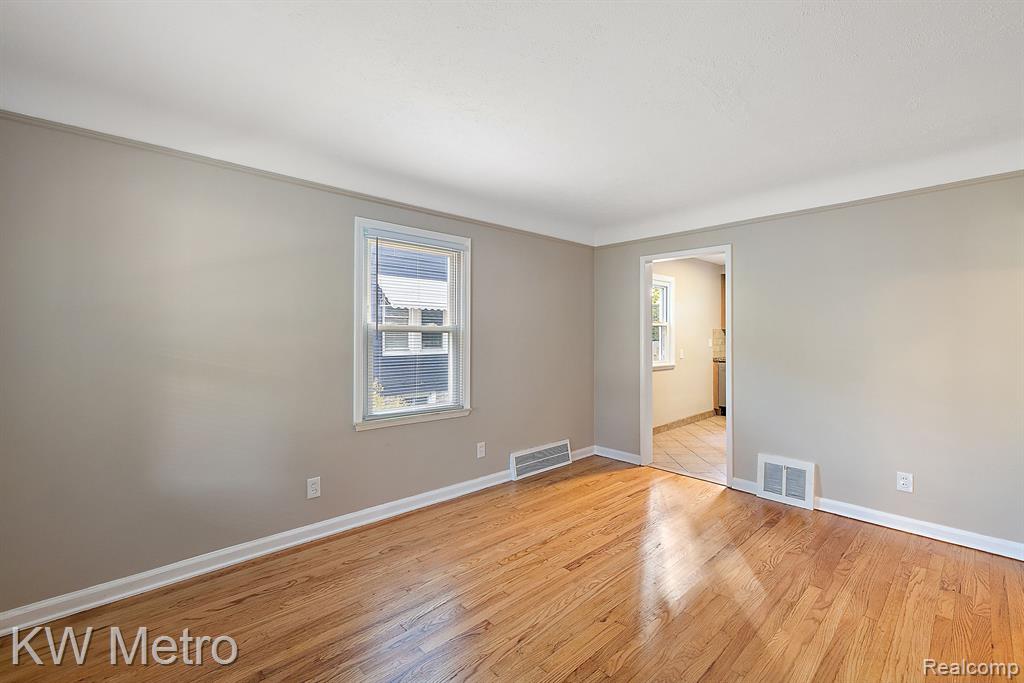 531 ALBANY Street, Ferndale, MI 48220 — Photo 3