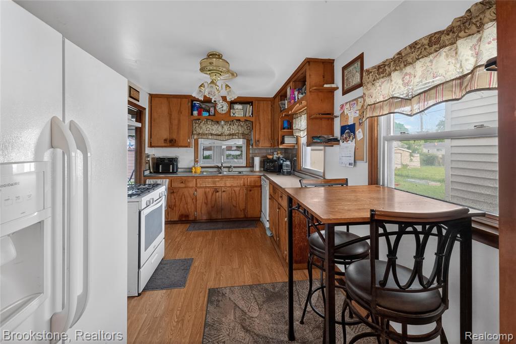 23496 Willard Avenue, Warren, MI 48089 — Photo 4