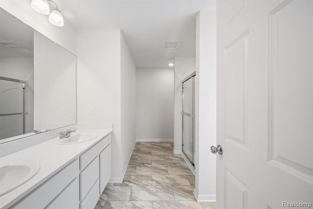 391 Edge Brook Drive W, Holly, MI 48442 — Photo 28