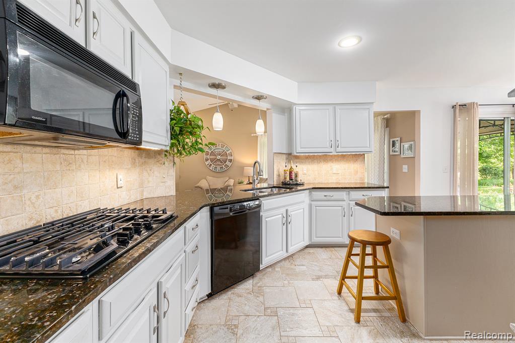 6907 KINGS MILL Drive, Canton, MI 48187 — Photo 11