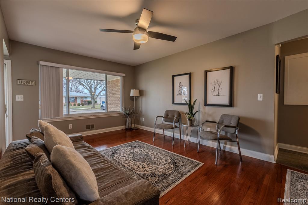 4760 Red Maple Drive, Warren, MI 48092 — Photo 11