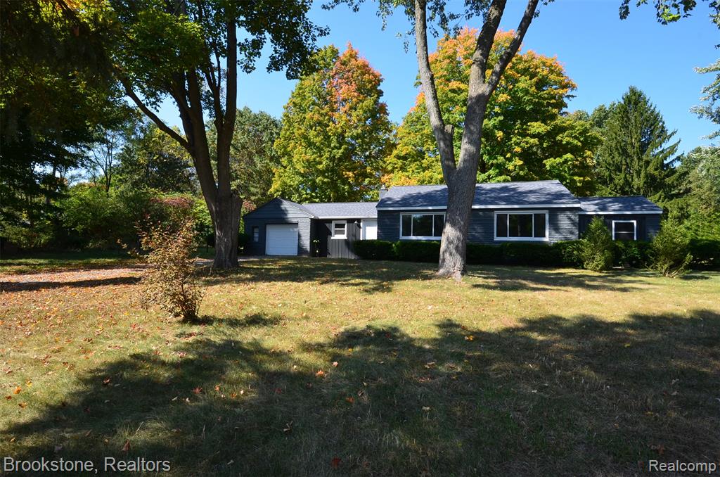 7565 Old Pond Drive, Clarkston, MI 48348 — Photo 43