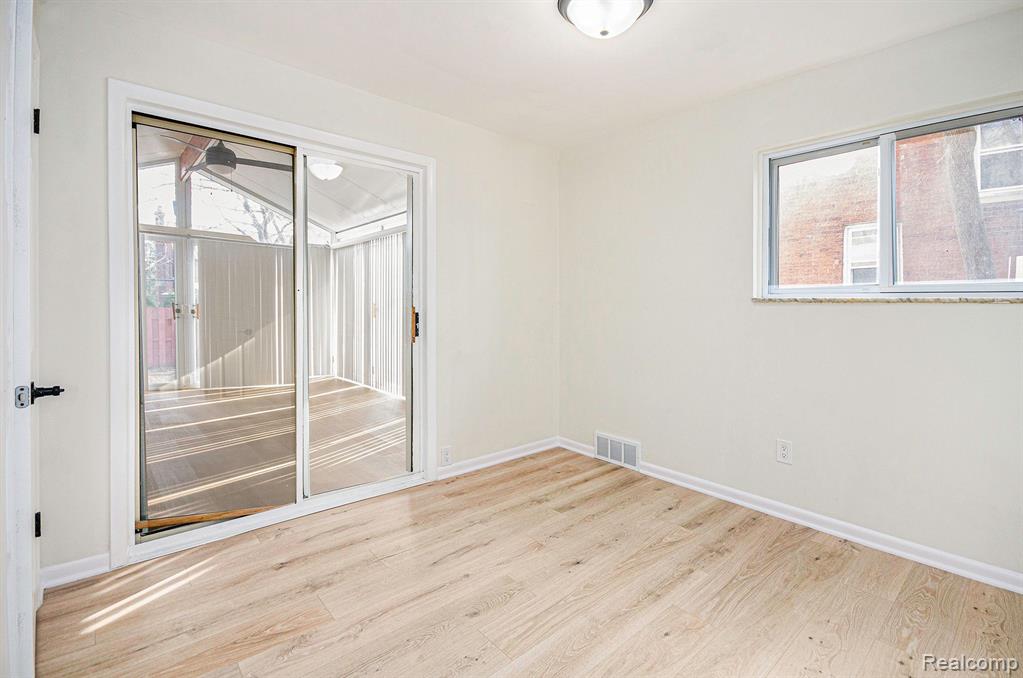 428 ALTER Road, Detroit, MI 48215 — Photo 16