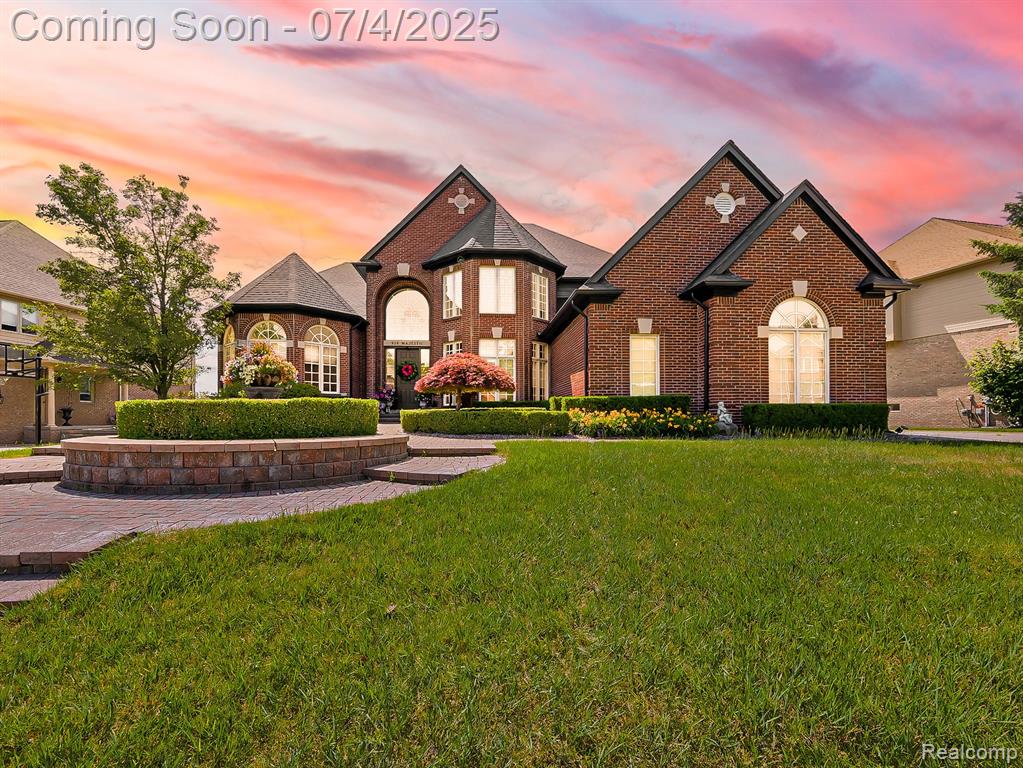 926 Majestic, Rochester Hills, MI 48306 — front exterior