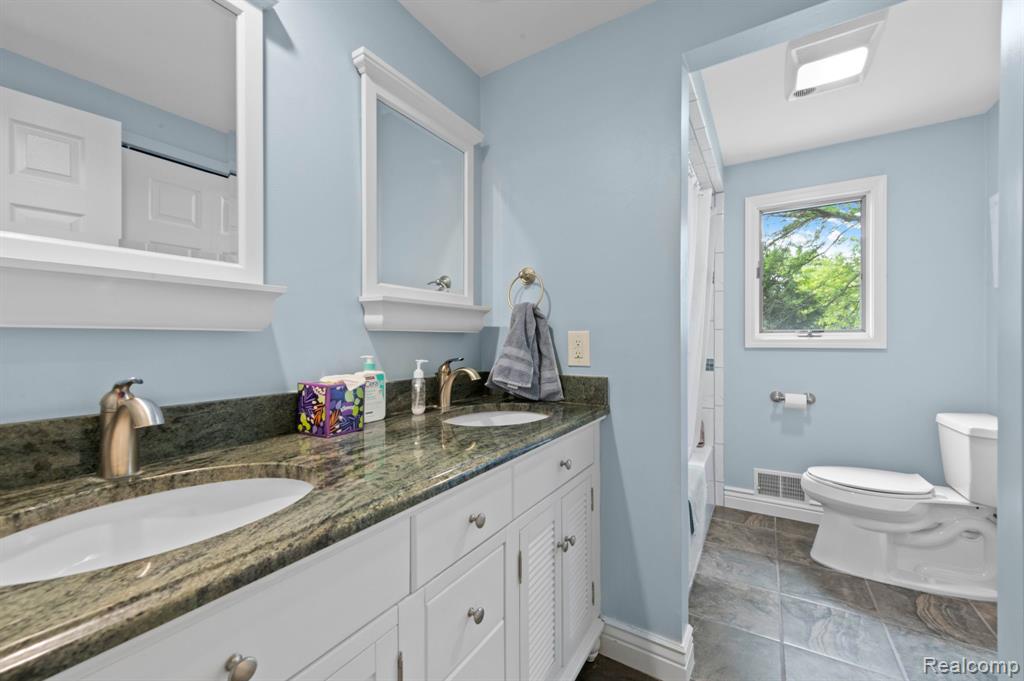 871 Spartan Drive, Rochester Hills, MI 48309 — Photo 37