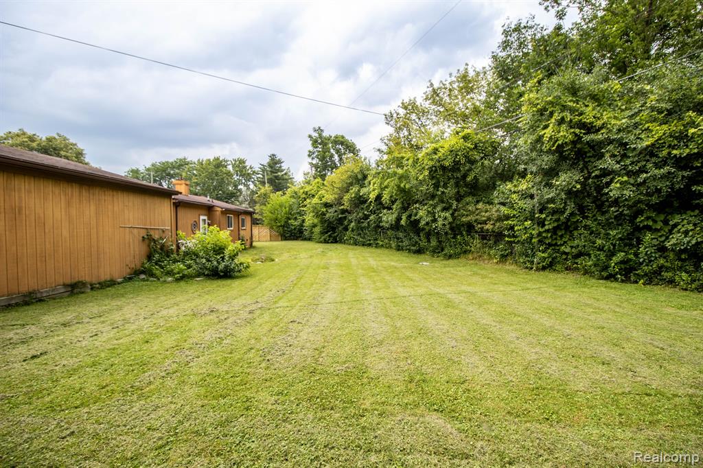 5369 Devon Court, Flint, MI 48532 — Photo 30
