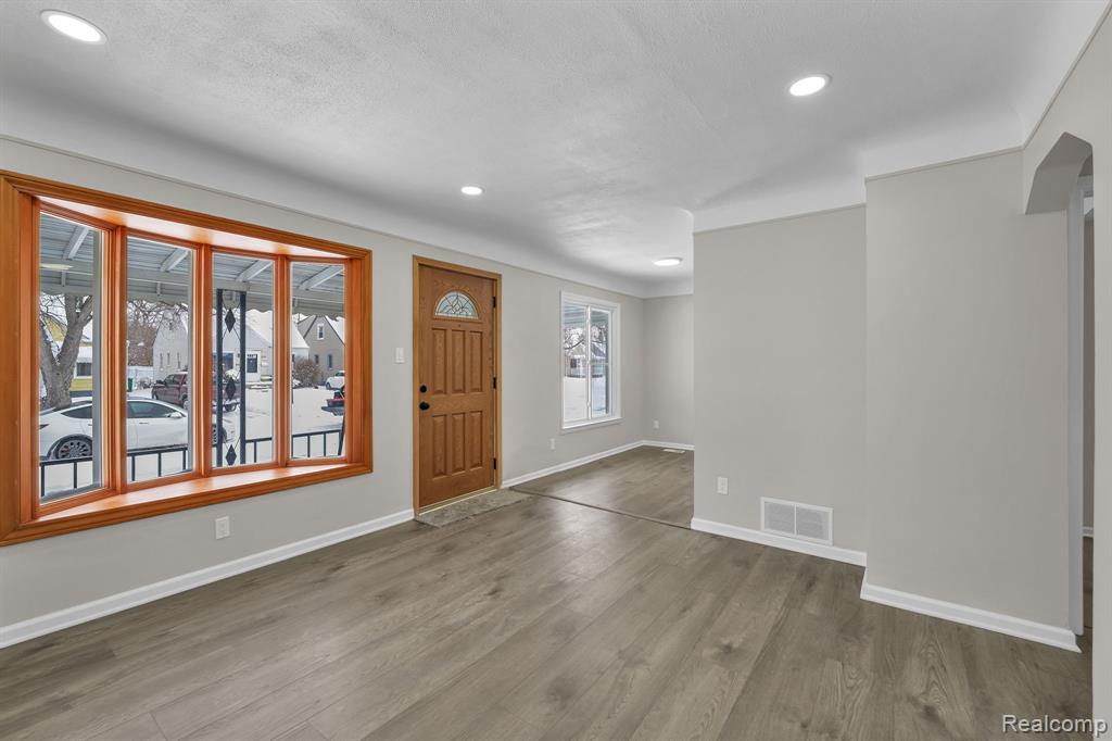 2359 Detroit Avenue, Lincoln Park, MI 48146 — Photo 9