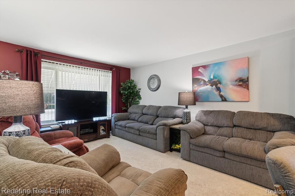50340 Helfer Boulevard, Wixom, MI 48393 — Photo 12