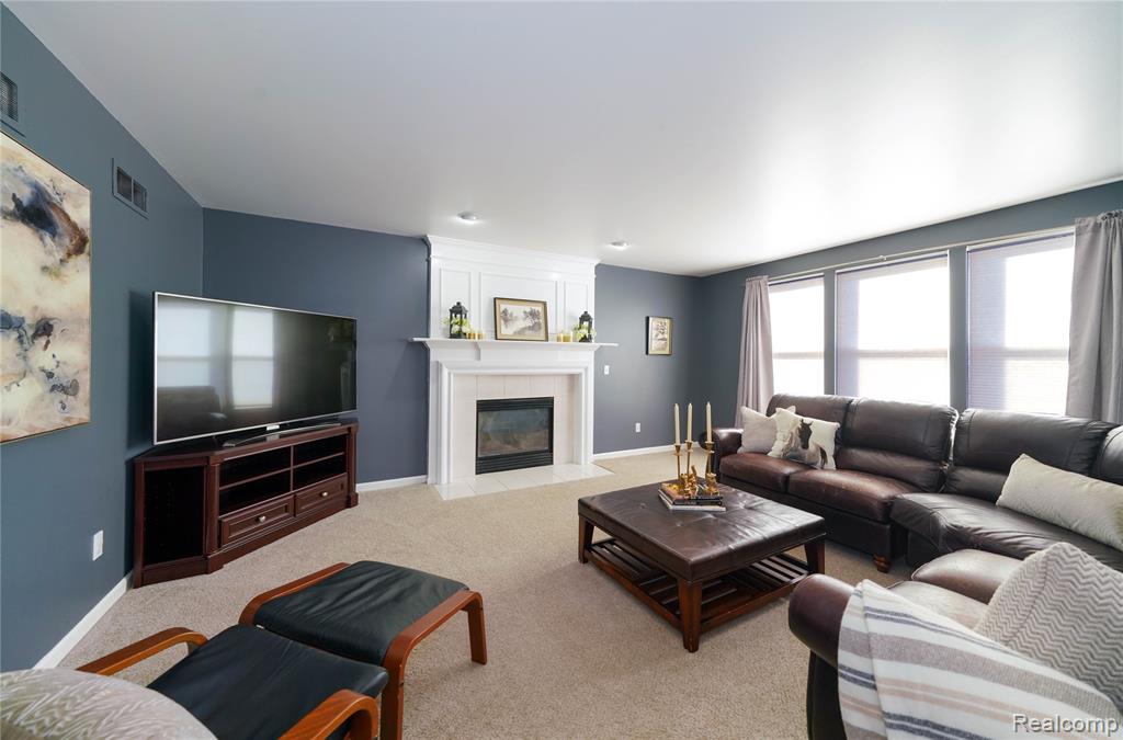 802 Castle Pine Court, Pontiac, MI 48340 — Photo 6