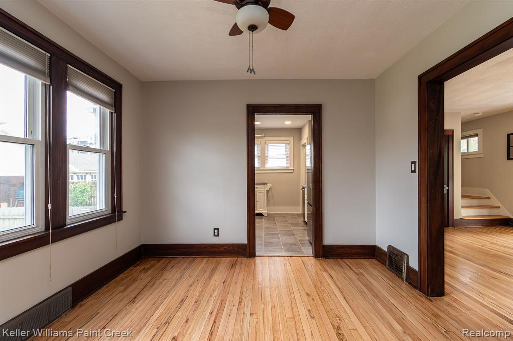 606 N CENTER Street, Royal Oak, MI 48067 — Photo 22