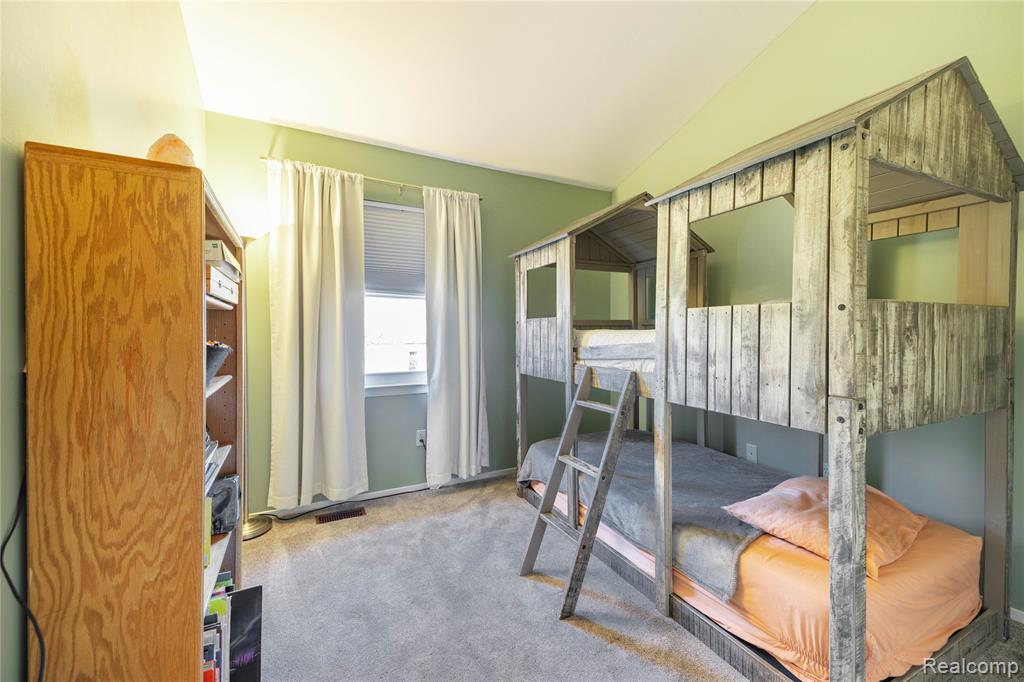 907 Huntclub Boulevard, Auburn Hills, MI 48326 — Photo 19