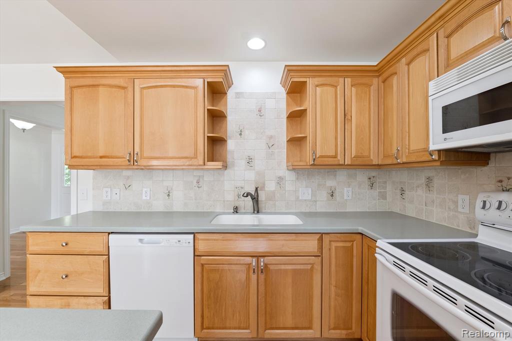 7127 Perry Lake Road, Clarkston, MI — Photo 15