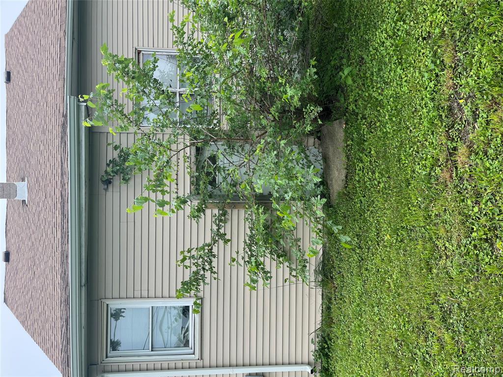 6665 Holcomb Street, Detroit, MI 48213 — Photo 4