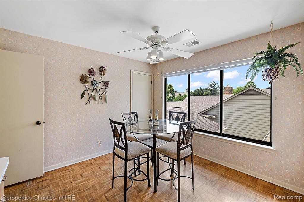 7460 PEBBLE Lane, West Bloomfield, MI — Photo 14