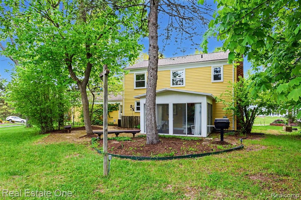 4923 Stamford Drive, West Bloomfield, MI 48323 — Photo 27