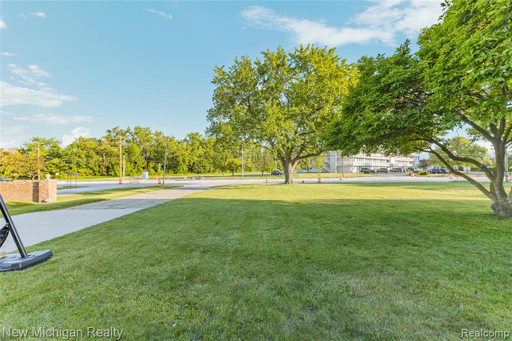 8359 Chicago Road, Warren, MI 48093 — Photo 50