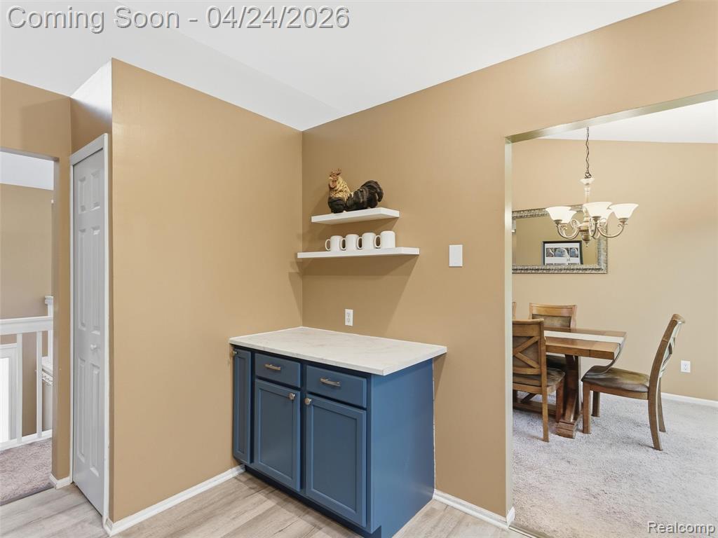 5617 Millpointe Drive, Waterford, MI 48327 — Photo 7