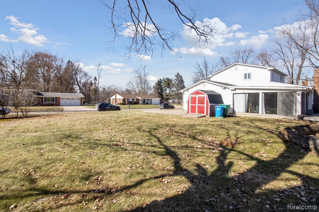 8612 PALOMINO Drive, Commerce Twp, MI 48382 — Photo 30